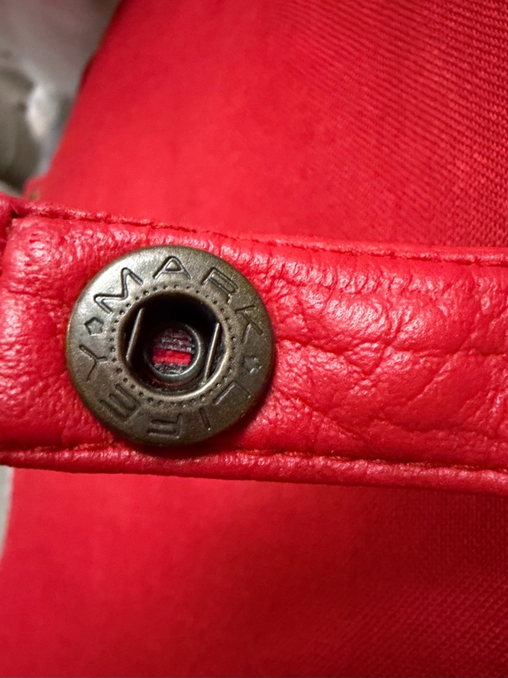 Vintage Mark Lifey Red Embossed Poly Floral Messenger Satchel Crossbody - Picture 2 of 9